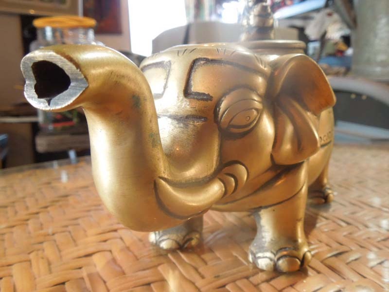 ネパール　真鍮製の象のケトル、ヤカン、水差し、Elephant Kettle