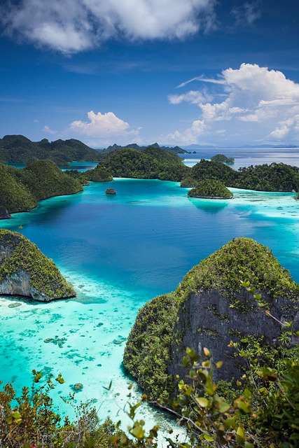 t-a-h-i-t-i:

Wayag Island, Palau (Philippines) by Leepixels 
