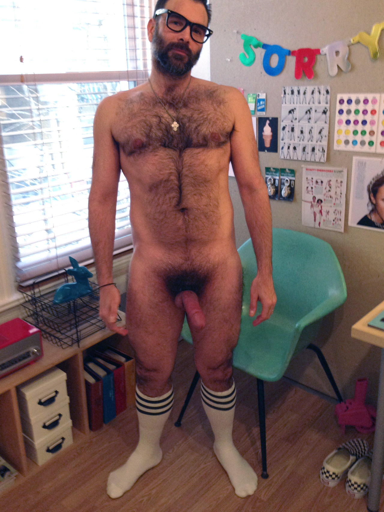 backfur:

Click here to follow Backfur for daily updates of HAIRY/BEEF/HORNY/DADDY
Your daily dose of Fur

