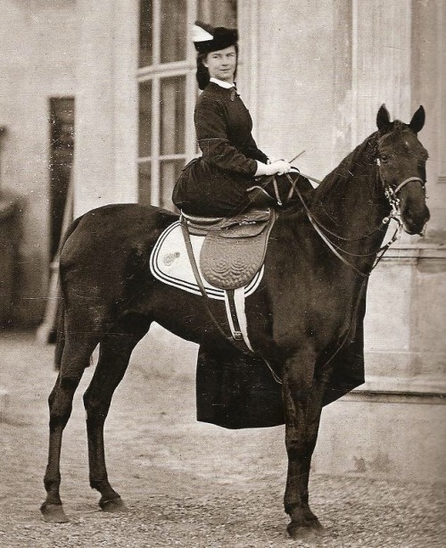 empresssissi:

Empress Elisabeth of Austria on horse