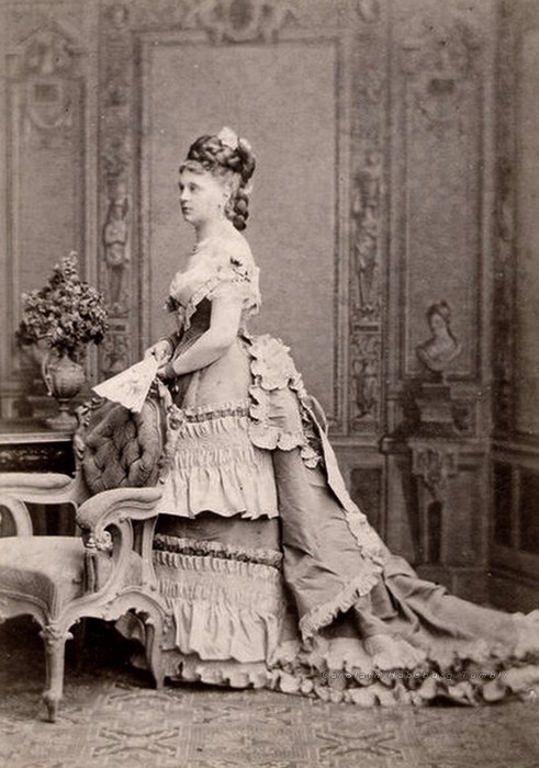 carolathhabsburg:

Princess Camille zu Windish Graetz, mother in law of Archduchess Elisabeth, “Erzsi” of Austria. Mids 1870s.
