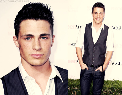 coltonhaynes:

Teen Vogue Young Hollywood Party | 10.1.10
