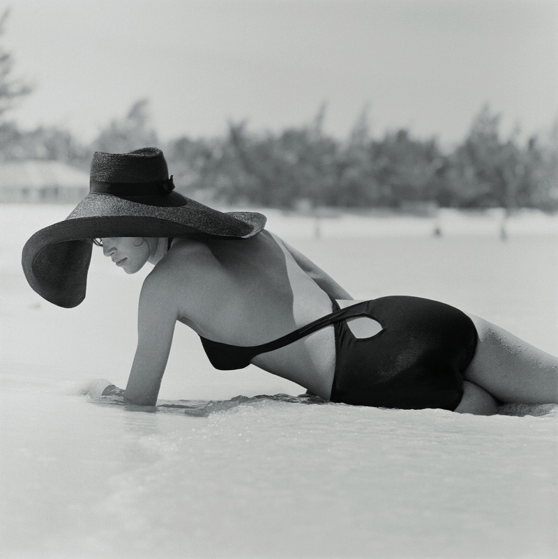 maliciousglamour:

Ann Turkel, Naussau, Bahamas, March 1970Photographer: Patrick Lichfield 