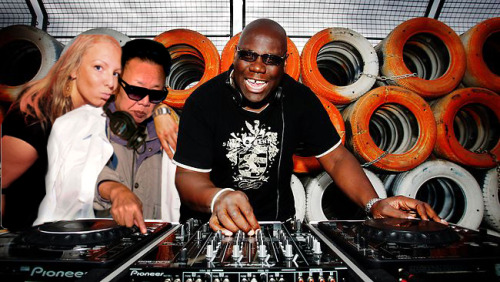droppin&#8217; with carl cox &amp; hot chick