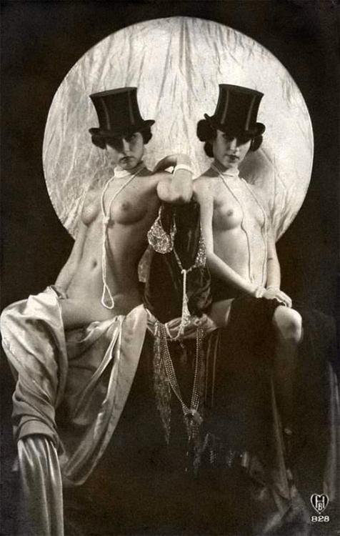 wasabasscoburlesque:

Berlin Cabaret

Beautifully staged&hellip;I&rsquo;d love to know if this is a genuine vintage piece or a pastiche. There are just a couple of elements that make me thinks it&rsquo;s a very well done more contemporary image - would love to know for certain. 