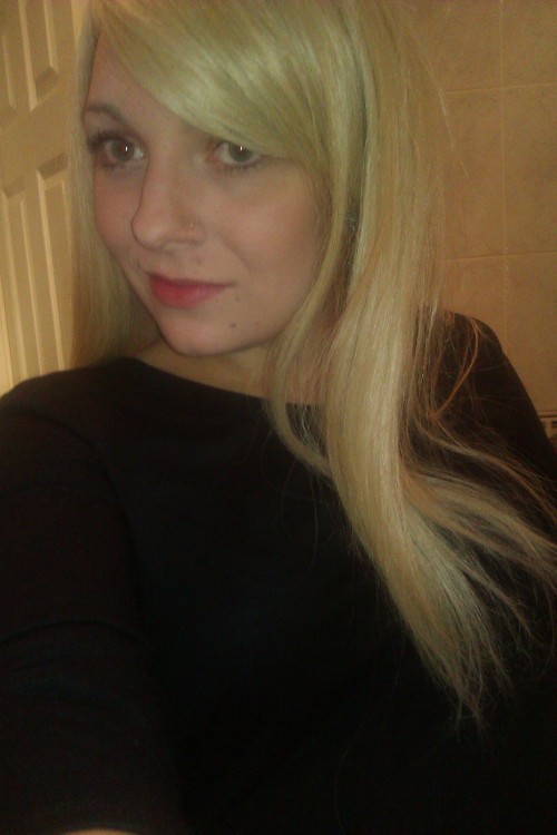 embrellaaaa i dont suit blondee but yay wig