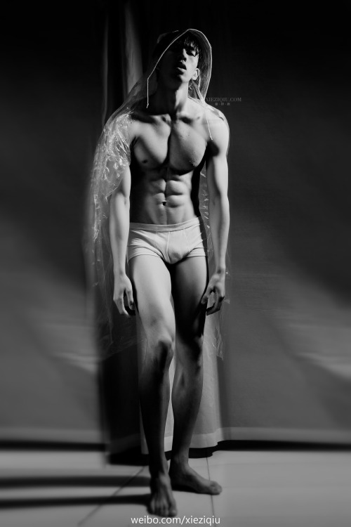 365daysofsexy: sgdude: Some days it’s all too difficult. Very  nice!