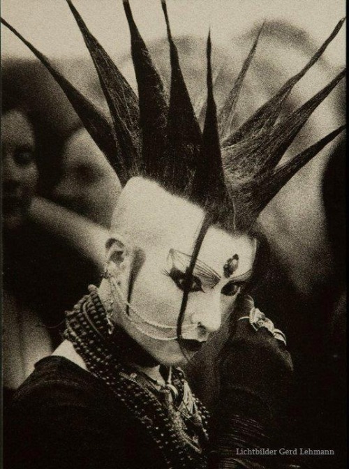deathrock & goth+punk  people image thread - Page 12 Tumblr_n3u20iUOQh1r4ltfgo1_500