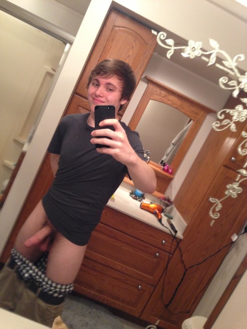 Gay boy nude selfie