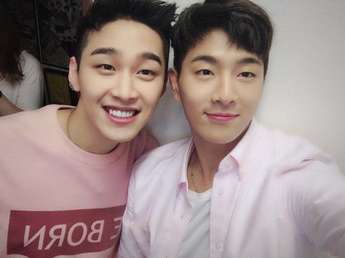 @MADTOWN_CAMP: [Mad-dol] Because these two boys are so lovely, Mad-dol will throw up another one!! Goodnight #FlowerBoy #FlowerSmile