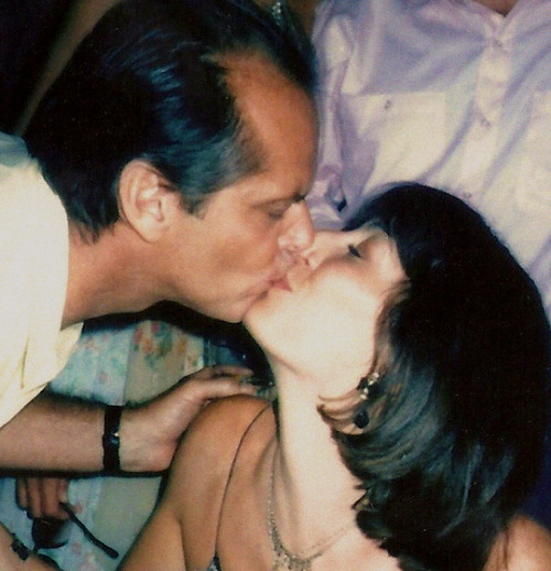  Anjelica Huston and Jack Nicholson at her 35th birthday party.(Photo: Anjelica Huston Collection) 