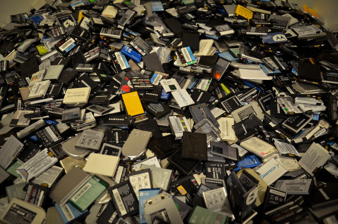 PHONEBLOKS.COM • A Way to Handle and Recycle a Used Phone ...