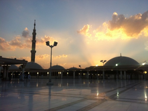 المسجد النبوي Tumblr_mvyqt07rEG1rl2765o2_500