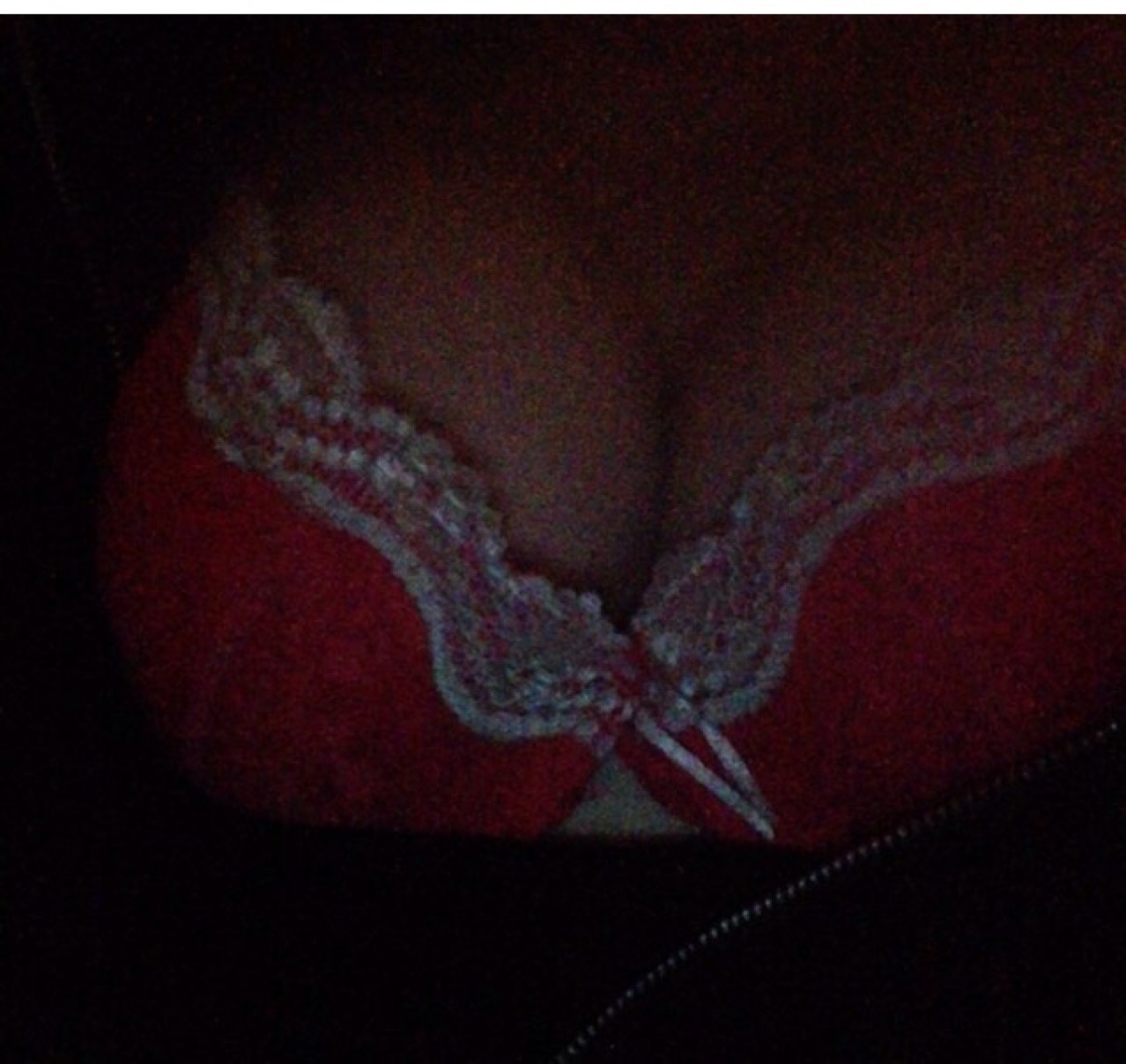 Sex picture club Cyru miley nude uncensored wardrobe malfunction