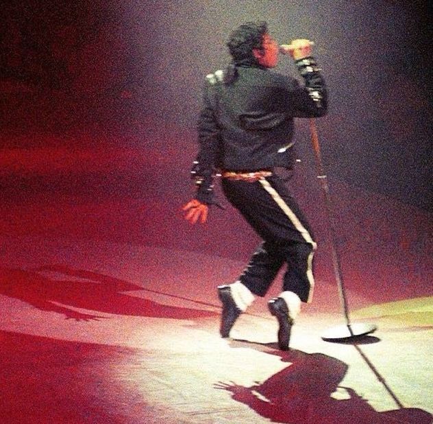 Raridades: Somente fotos RARAS de Michael Jackson. - Página 9 Tumblr_nkjn8yM9U51riv634o2_1280