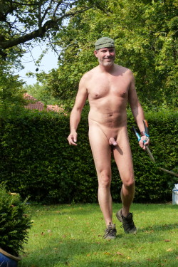 Naked Gardener 31