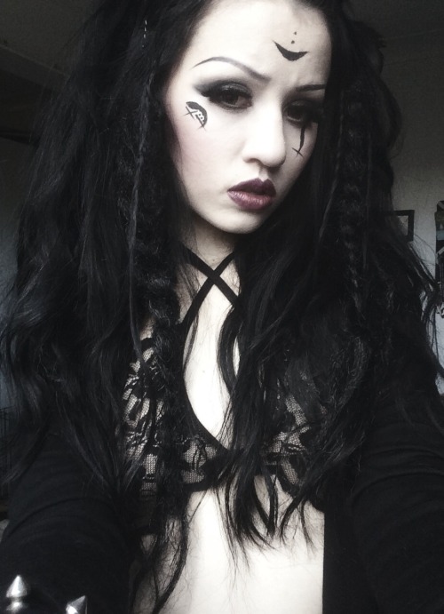 gothic girl on Tumblr