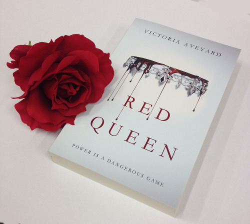 Imagini pentru red queen tumblr book