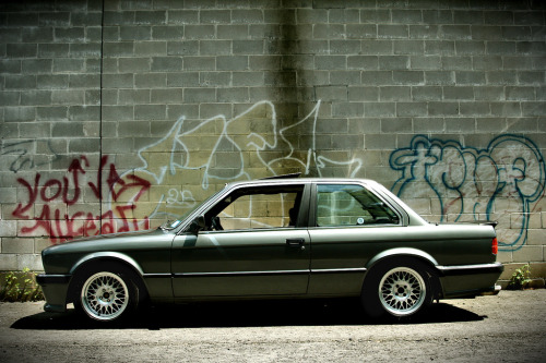 87 BMW (E30) 325is - Imported Geometry
