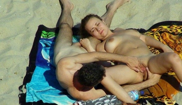 Amateur nude beach couples