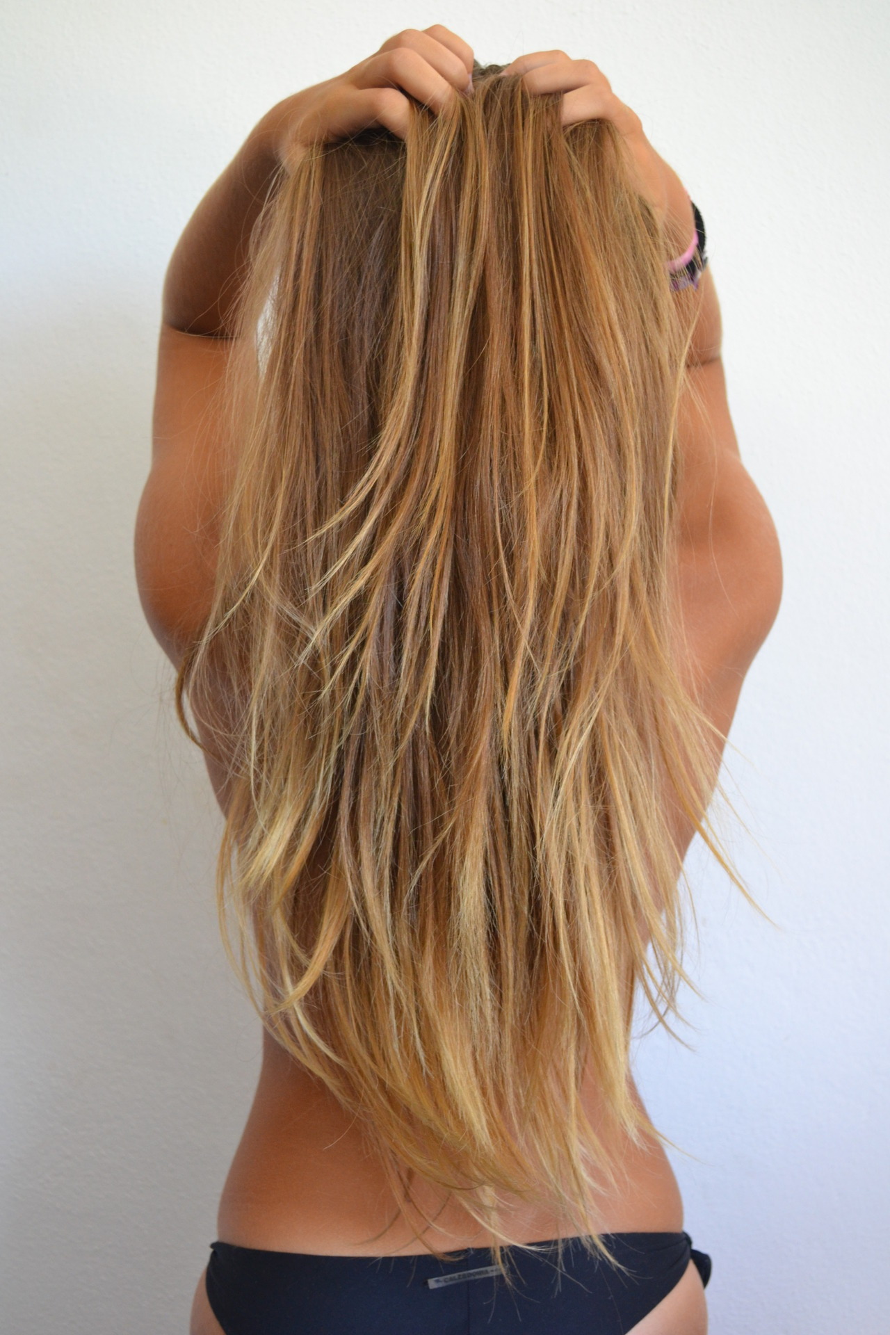 Long layered blonde hair