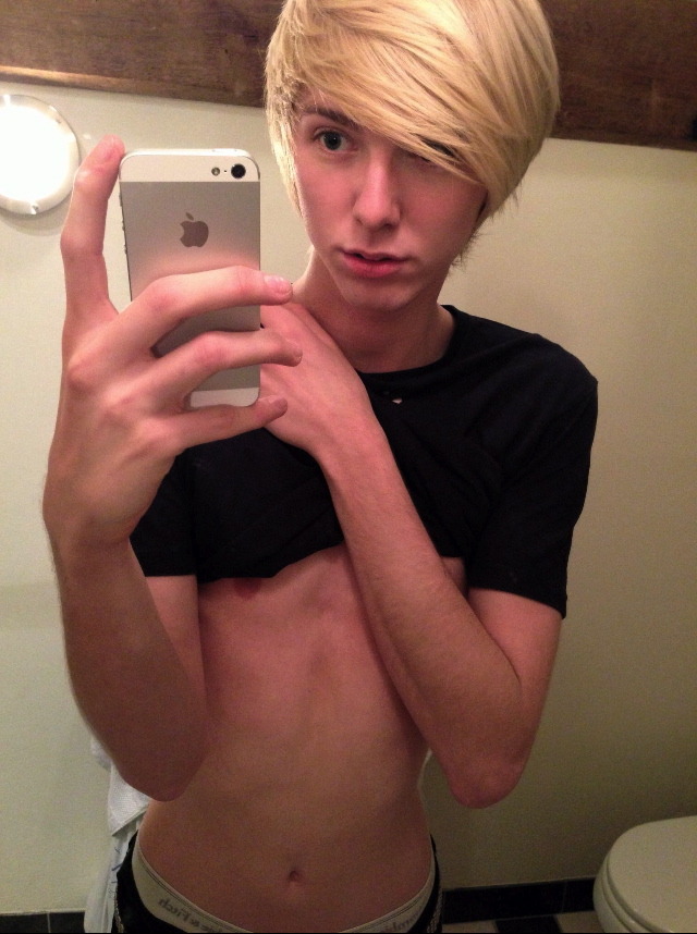 Blonde Twink Pictures 5
